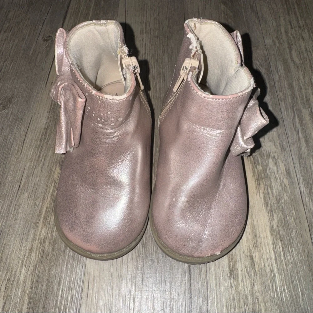 ☀️6/$20☀️ Garanimals Metallic Pink Kids Boots with Bow